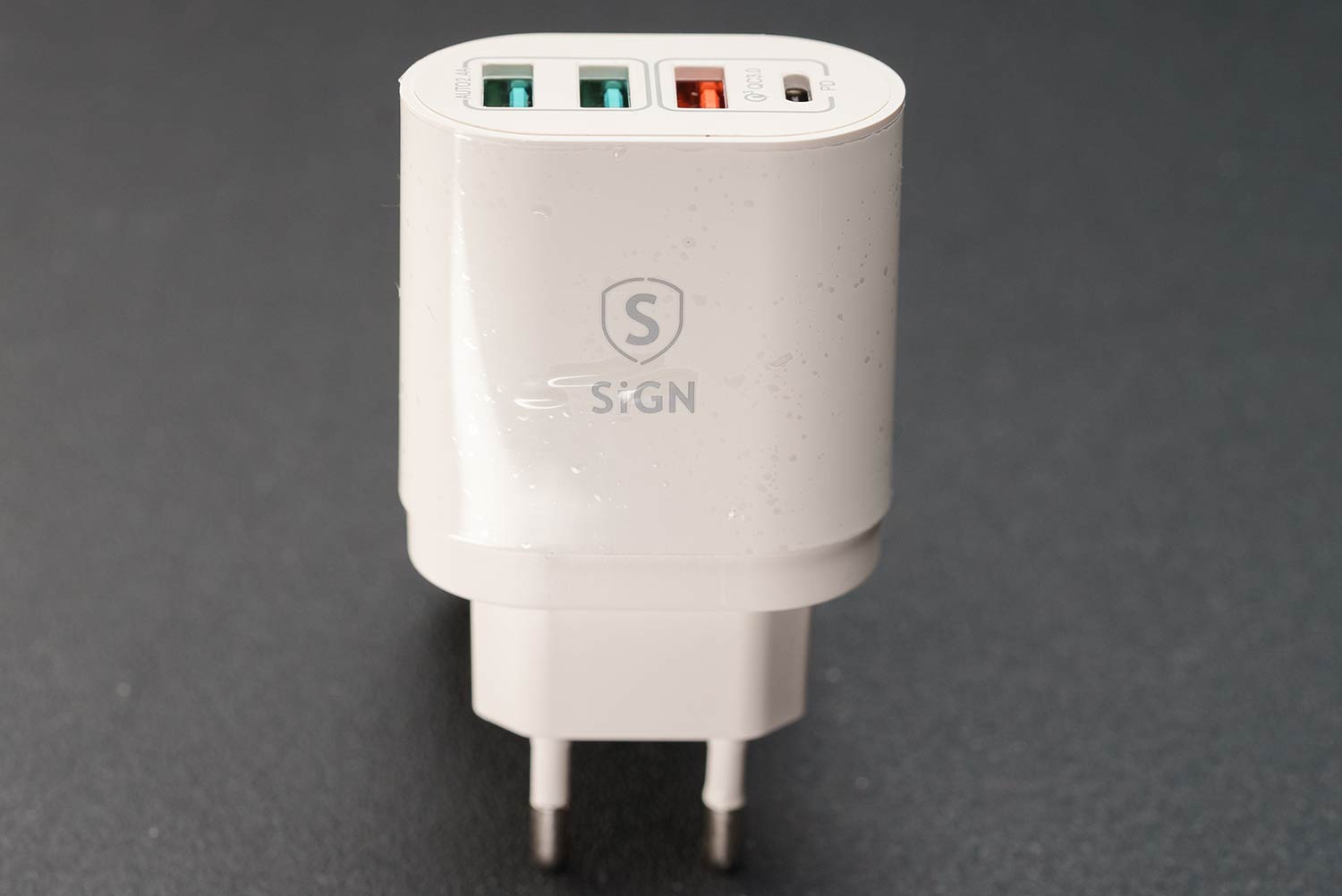 SiGN Snabbladdare USB-C &amp; 3xUSB-A